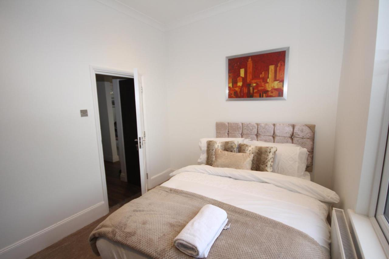 Great West Road Apartments Flat C London Exterior foto