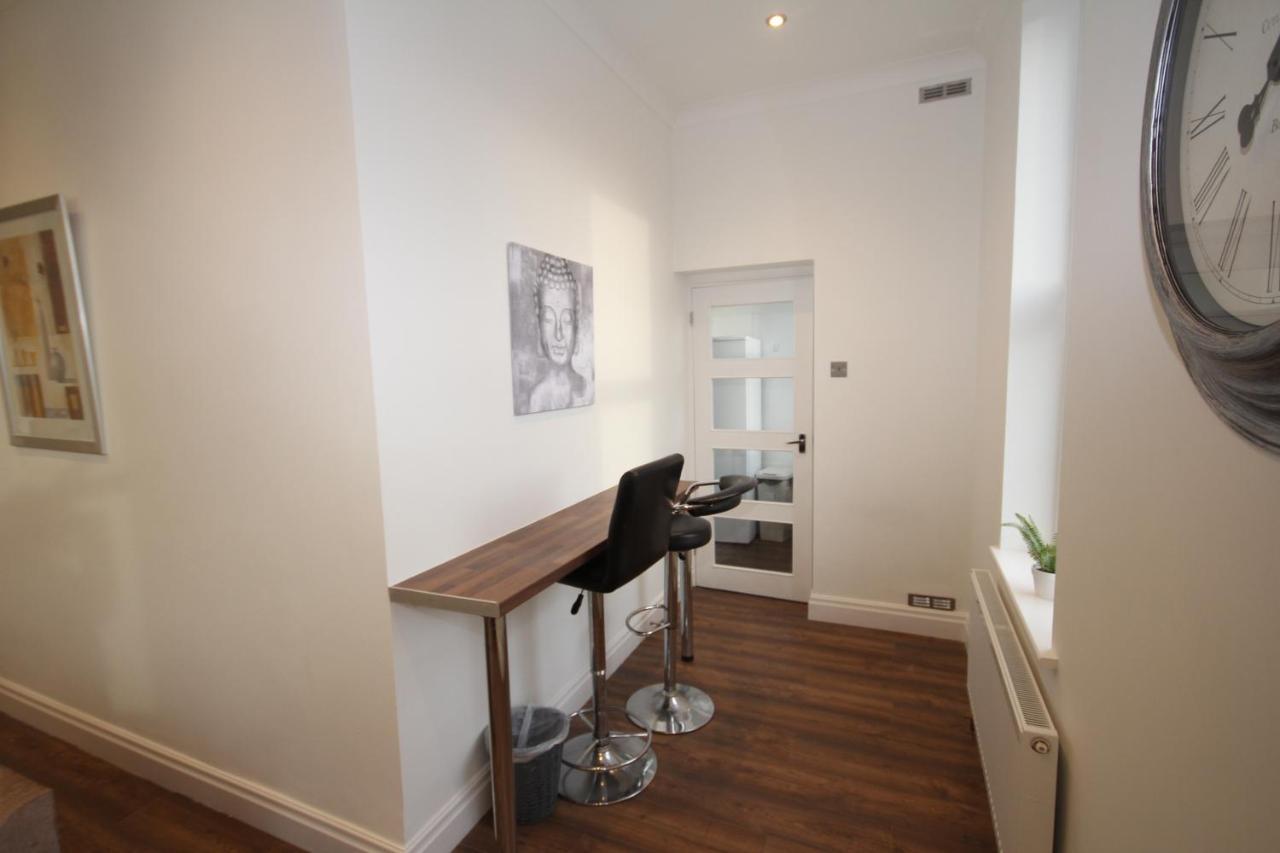 Great West Road Apartments Flat C London Exterior foto