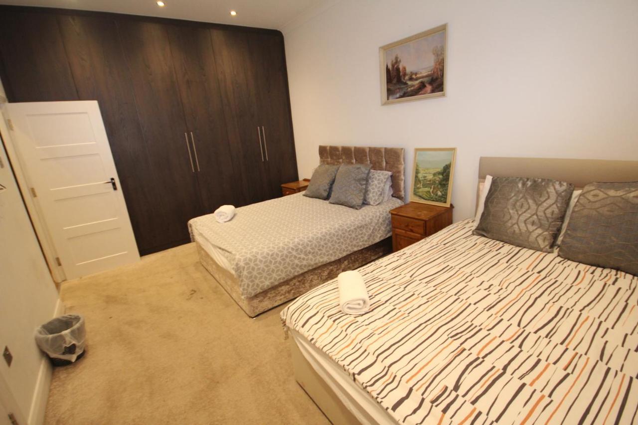 Great West Road Apartments Flat C London Exterior foto
